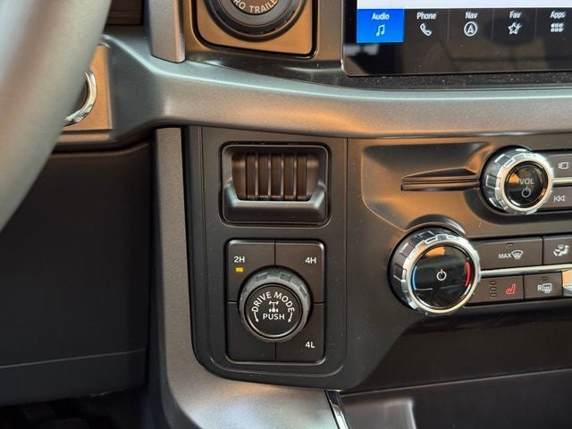 2026 Ford F-150 XLT w/Tailgate Step