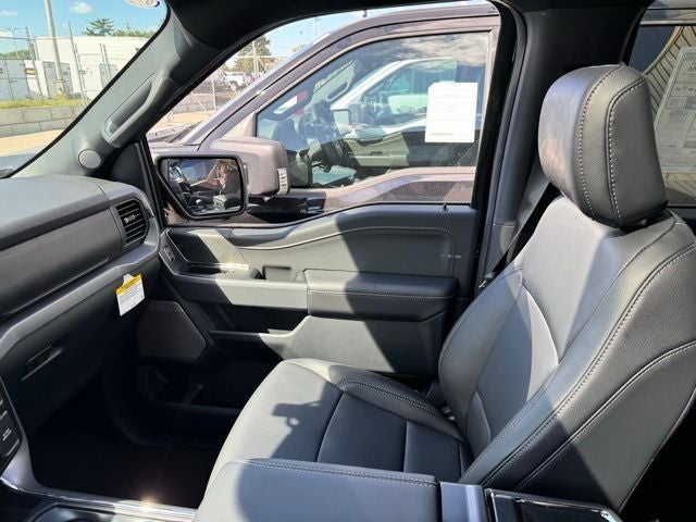 2025 Ford F-150 XLT w/Twin Panel Moonroof + Tailgate Step