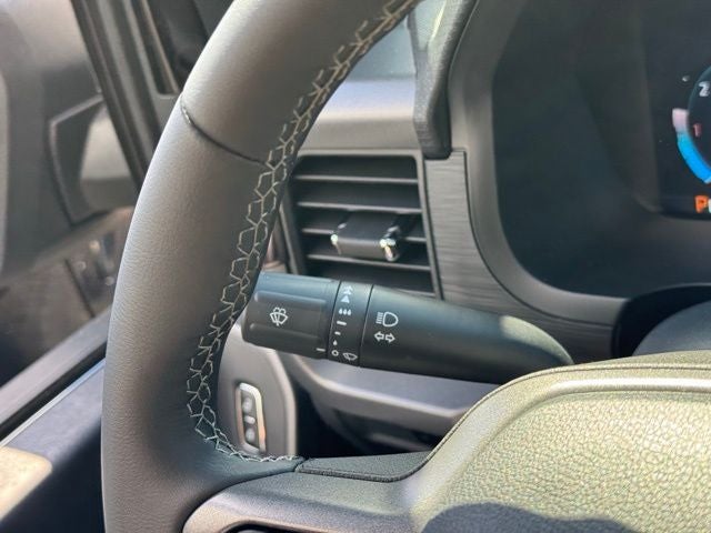 2025 Ford F-150 XLT w/Twin Panel Moonroof + Tailgate Step