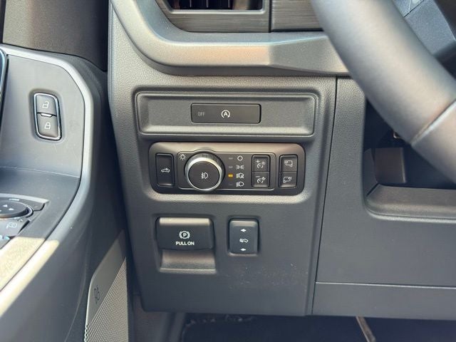 2025 Ford F-150 XLT w/Twin Panel Moonroof + Tailgate Step