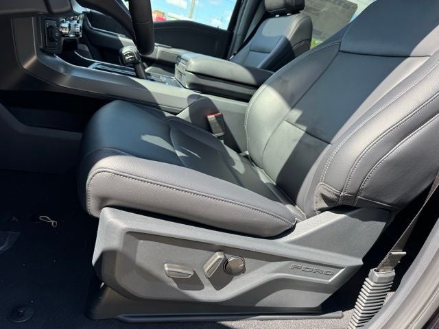 2025 Ford F-150 XLT w/Twin Panel Moonroof + Tailgate Step