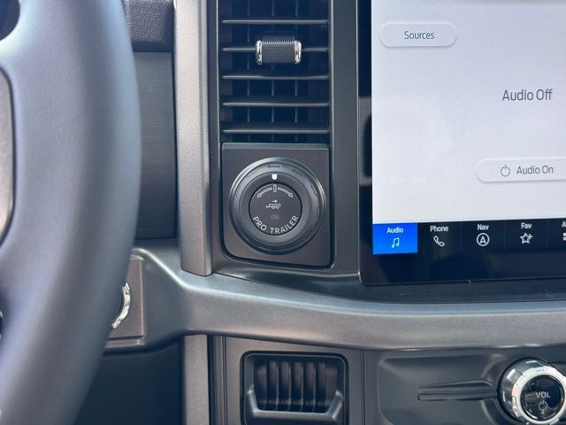 2025 Ford F-150 XLT w/Twin Panel Moonroof + Tailgate Step