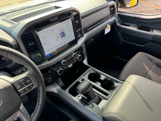 2025 Ford F-150 XLT w/ Blk Appearance Pkg