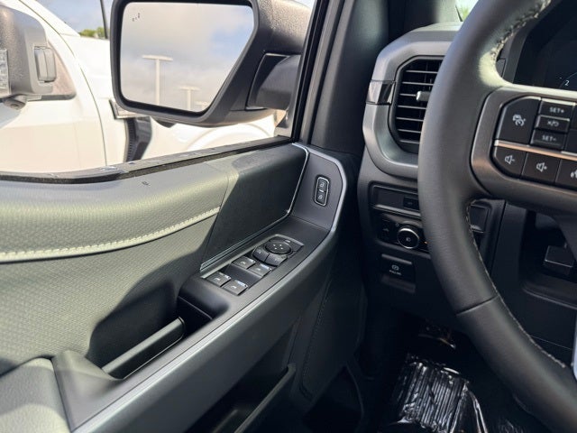 2025 Ford F-150 XLT w/ Blk Appearance Pkg