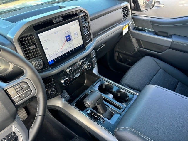 2025 Ford F-150 XLT w/ Black Appearance Package