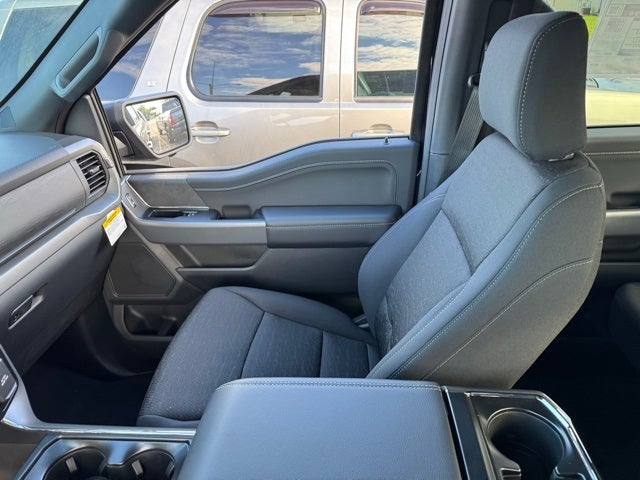 2025 Ford F-150 XLT w/ Black Appearance Package