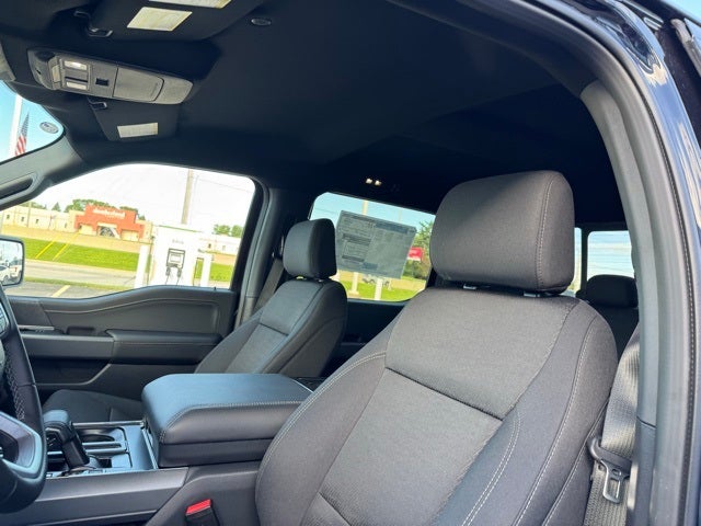 2025 Ford F-150 XLT w/ Black Appearance Package