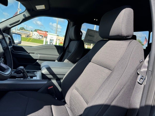 2025 Ford F-150 XLT w/ Black Appearance Package