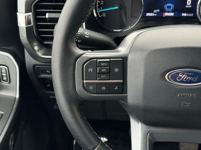 2023 Ford F-150 XLT w/ Twin Panel Moonroof + Trailer Tow Package