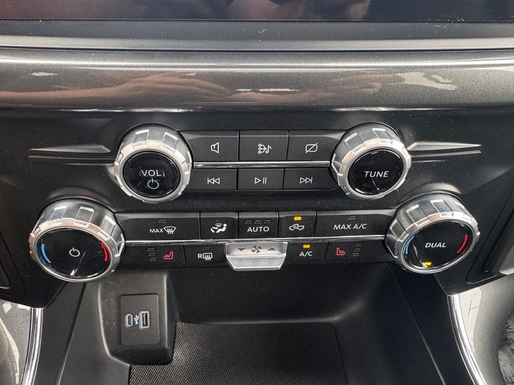 2023 Ford F-150 XLT w/ 6.5' Box