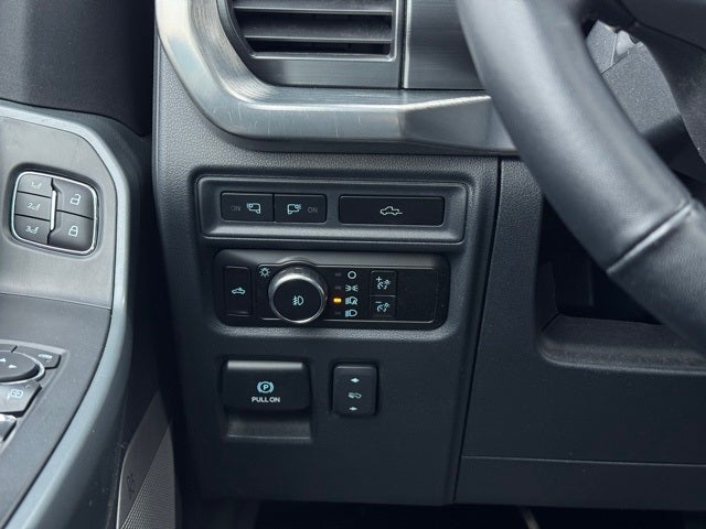 2023 Ford F-150 Lariat w/ Twin Panel Moonroof + 360 Camera