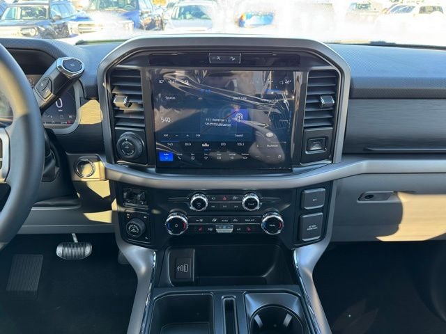 2026 Ford F-150 XLT w/Tailgate Step + FX4 Pikg