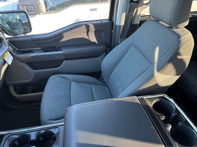 2026 Ford F-150 XLT w/Tailgate Step + FX4 Pikg