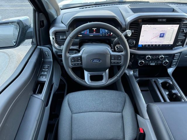 2026 Ford F-150 XLT w/Tailgate Step + FX4 Pikg