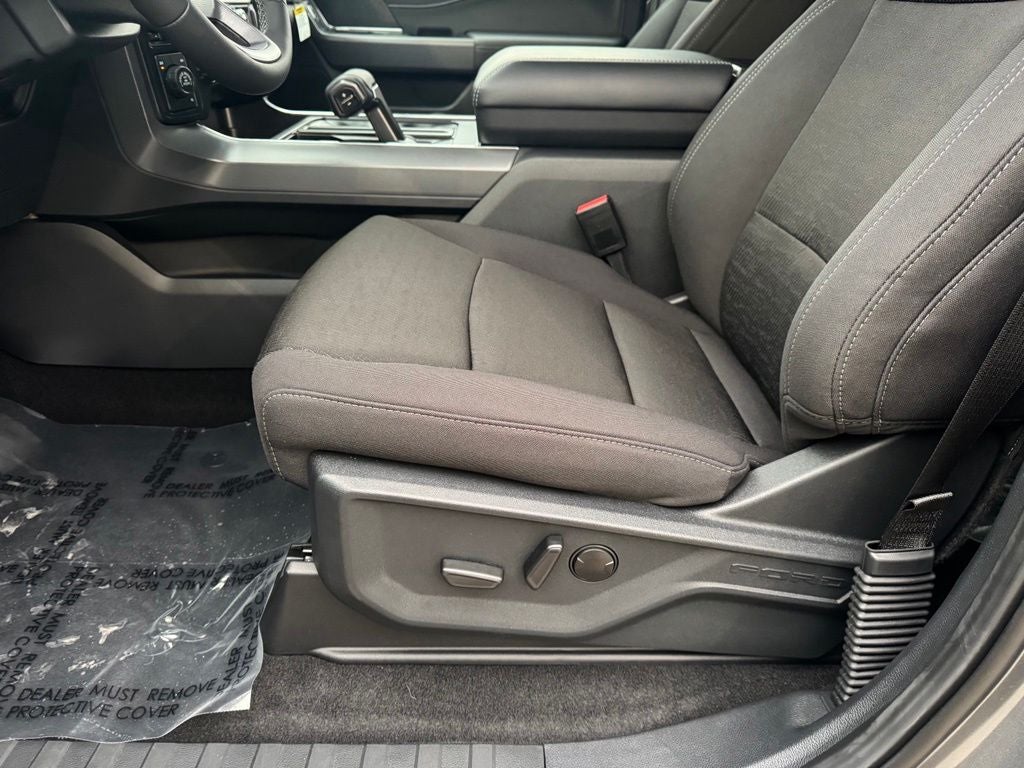 2026 Ford F-150 XLT w/Tailgate Step + Blue Cruise