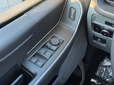 2026 Ford F-150 XLT w/Tailgate Step + FX4 Pkg