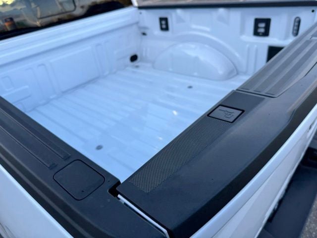 2026 Ford F-150 XLT w/Tailgate Step + FX4 Pkg