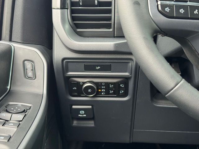 2026 Ford F-150 XLT 6.5' Bed w/Tailgate Step