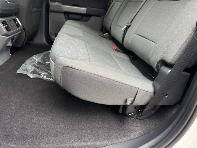 2026 Ford F-150 XLT w/Tailgate Step + Tailgate Step