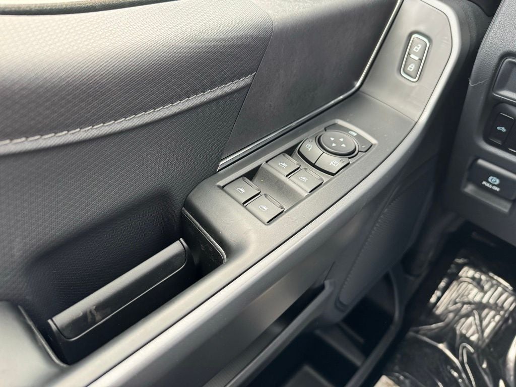 2026 Ford F-150 XLT 6.5" Bed w/Tailgate Step