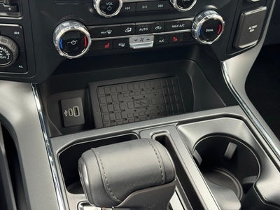 2025 Ford F-150 XLT w/ $1868 In Accessories