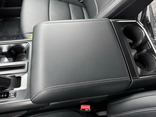 2025 Ford F-150 Lariat w/Max Tow Rear Axle + $1,444 Accessories