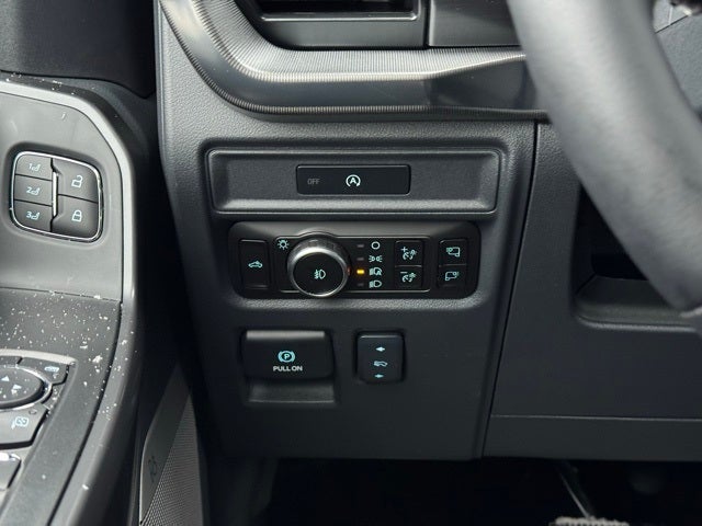 2025 Ford F-150 Lariat w/Max Tow Rear Axle + $1,444 Accessories