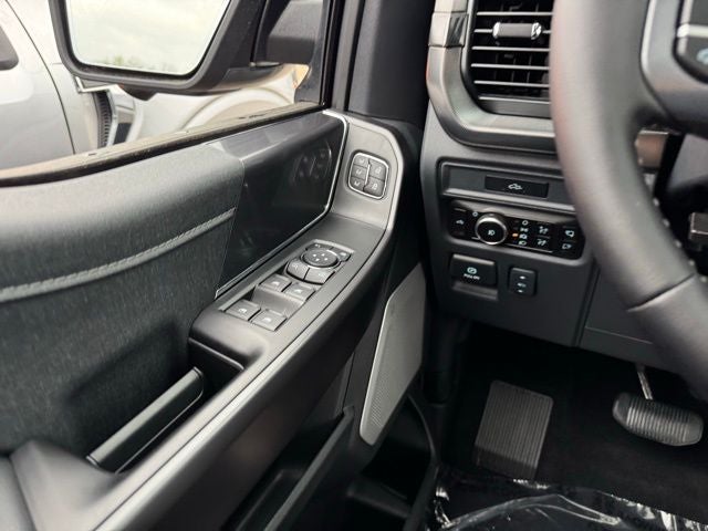 2026 Ford F-150 Lariat w/FX4 Pkg + Twin Panel Roof