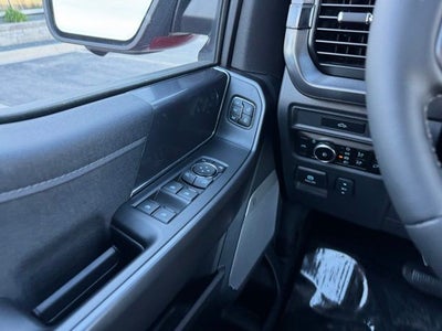 2026 Ford F-150 Lariat w/FX4 Pkg + Pro Access Tailgate