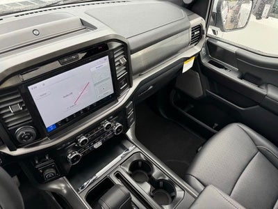 2026 Ford F-150 Lariat w/Twin Panel Roof + FX4 Pkg