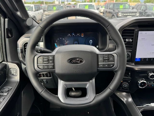 2026 Ford F-150 Lariat w/Twin Panel Roof + FX4 Pkg