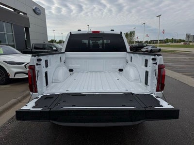 2026 Ford F-150 Lariat w/Twin Panel Roof + FX4 Pkg