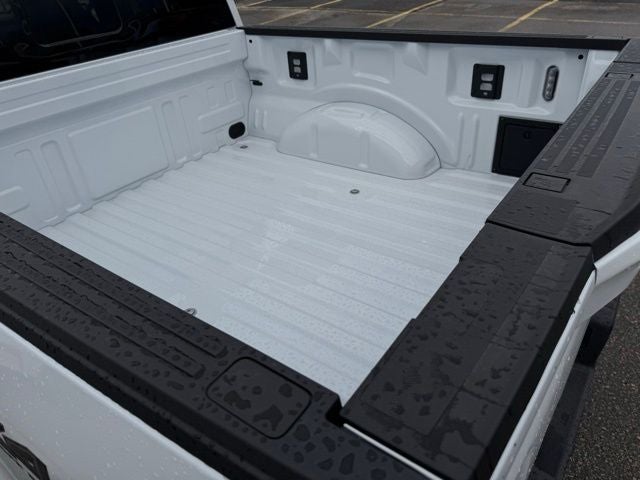 2026 Ford F-150 Lariat w/Twin Panel Roof + FX4 Pkg