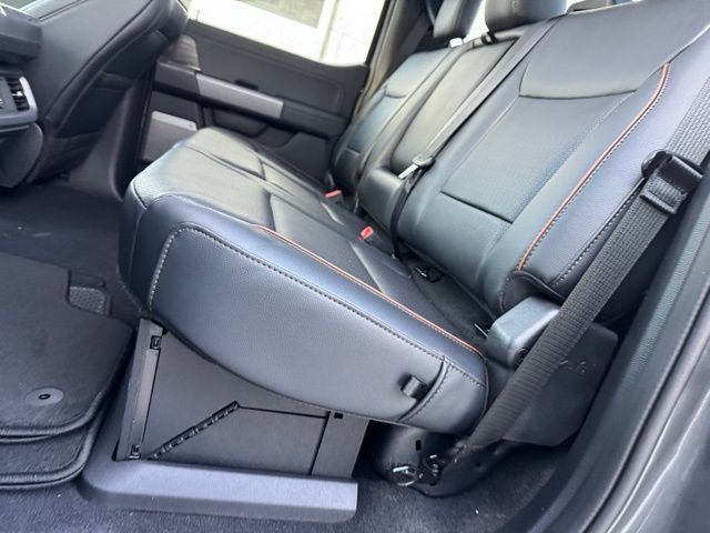 2026 Ford F-150 Lariat w/B&O Unleashed + Twin Panel Roof