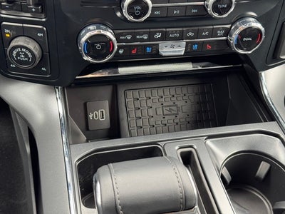 2025 Ford F-150 Lariat w/Tailgate Step