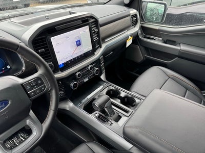 2025 Ford F-150 Lariat w/Tailgate Step