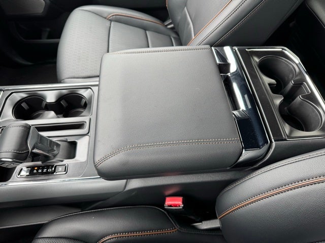 2025 Ford F-150 Lariat w/Tailgate Step