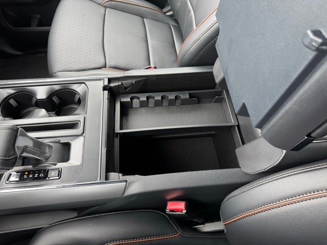 2025 Ford F-150 Lariat w/Tailgate Step