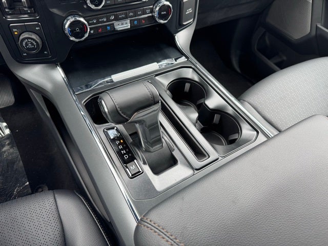 2025 Ford F-150 Lariat w/Tailgate Step