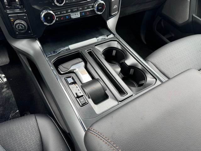 2025 Ford F-150 Lariat w/Tailgate Step