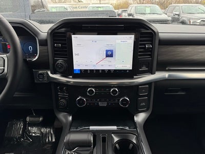 2025 Ford F-150 Lariat w/Tailgate Step