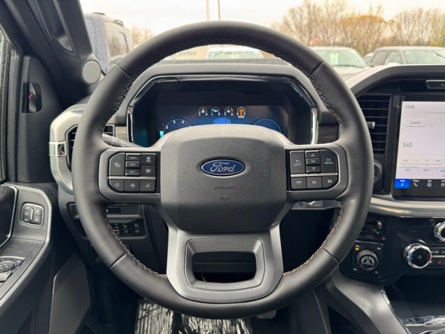 2025 Ford F-150 Lariat w/Tailgate Step