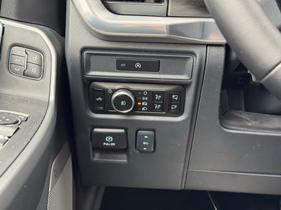 2025 Ford F-150 Lariat w/Tailgate Step