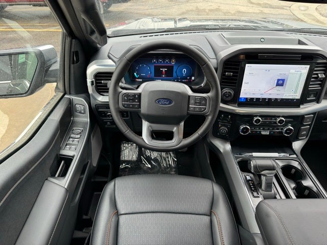 2025 Ford F-150 Lariat w/Tailgate Step