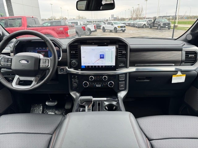 2025 Ford F-150 Lariat w/Tailgate Step