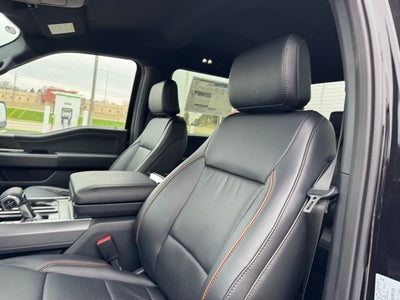 2025 Ford F-150 Lariat w/Tailgate Step