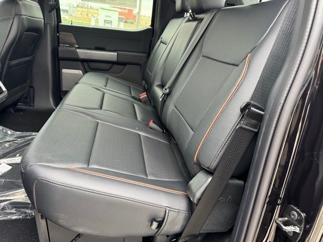 2025 Ford F-150 Lariat w/Tailgate Step