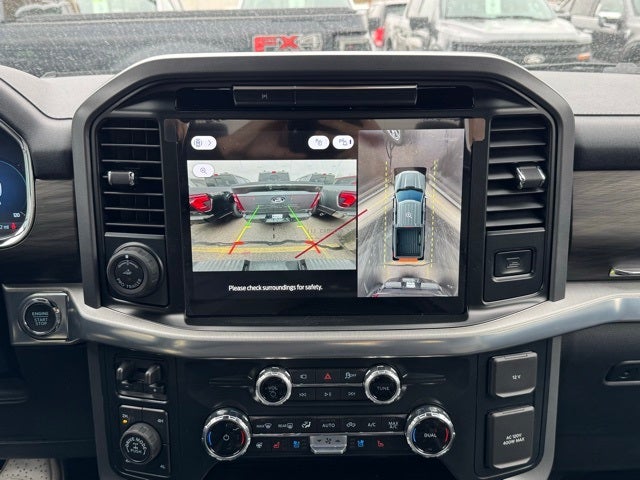 2025 Ford F-150 Lariat w/Tailgate Step