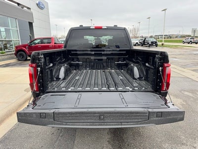 2025 Ford F-150 Lariat w/Tailgate Step
