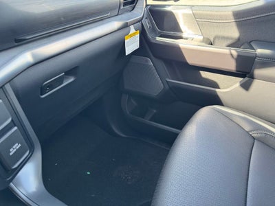 2026 Ford F-150 Lariat w/Twin Panel Roof + FX4 Pkg